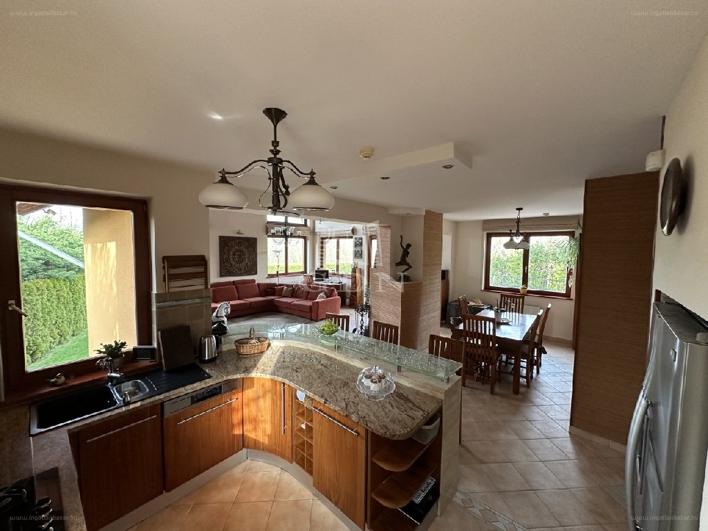 5 bed · 246m² · Ház · 199.800.000 ft
