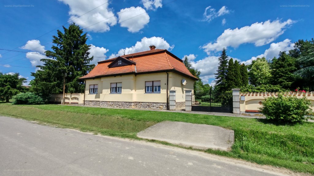 4 bed · 160m² · Családi ház · 85.000.000 ft