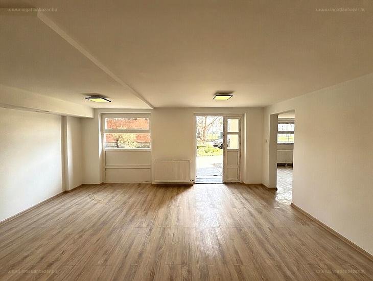 Üzlethelyiség · 78 m² · 59.900.000 Ft
