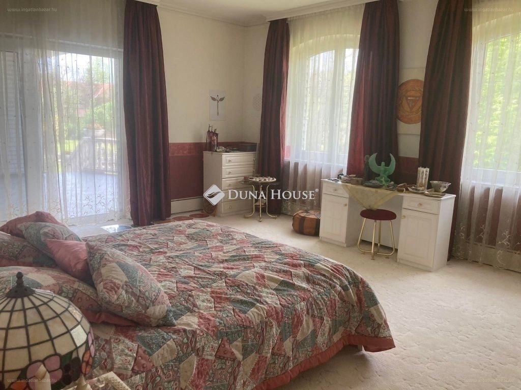 8 bed · 460m² · Családi ház · 275.000.000 ft