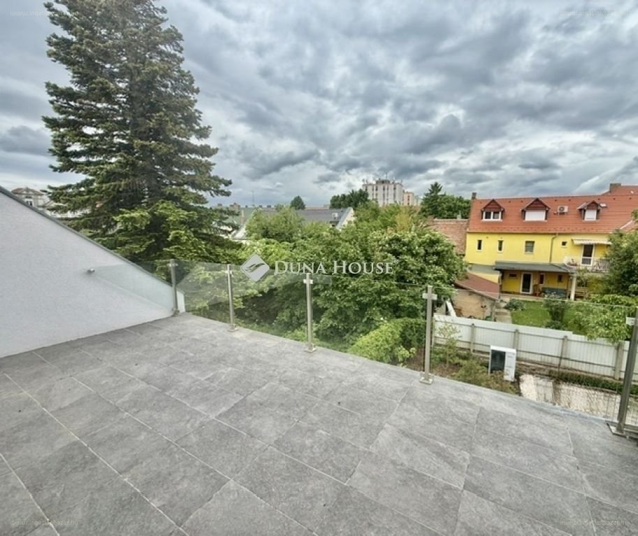 Lakás · 3 hálószoba · 89 m² · 118.900.000 Ft