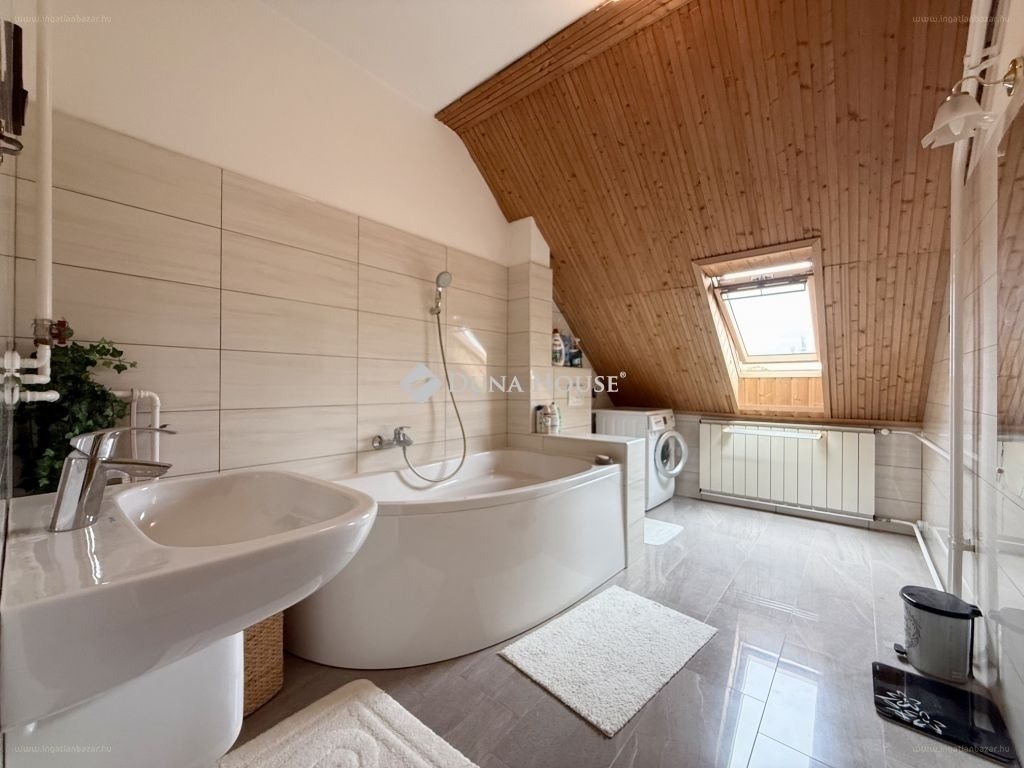 Lakás · 4 hálószoba · 93 m² · 72.900.000 Ft