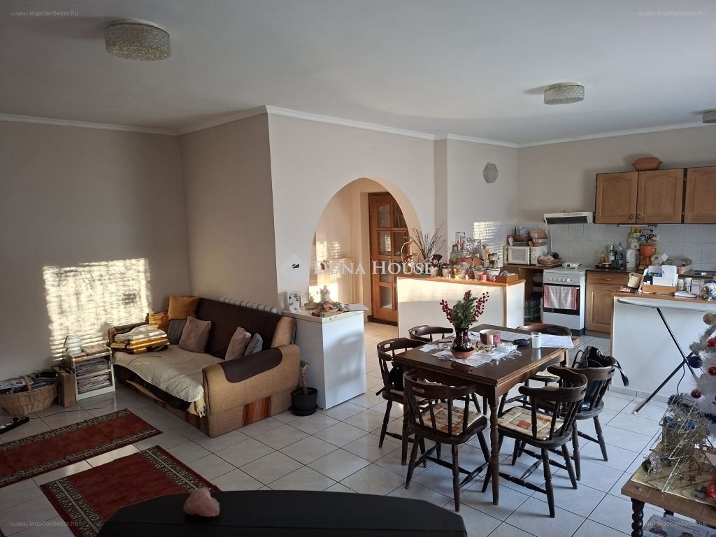 Ház · 6 hálószoba · 160 m² · 105.000.000 Ft