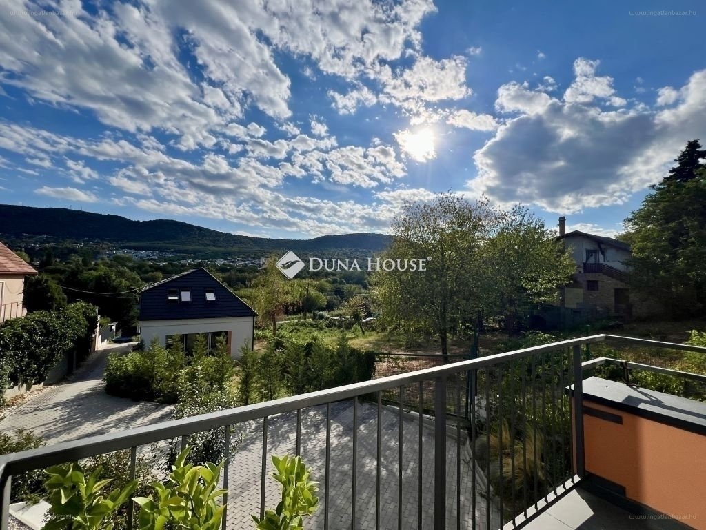 4 bed · 131m² · Ház · 280.000.000 ft