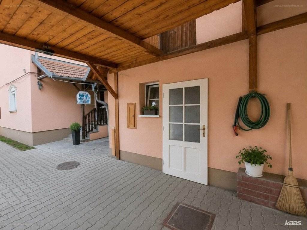 Ház · 5 hálószoba · 200 m² · 89.990.000 Ft