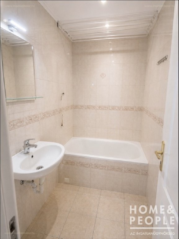 3 bed · 60m² · Lakás · 44.500.000 ft