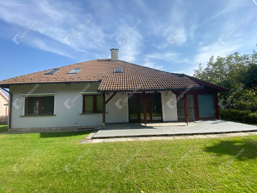 Ház · 6 hálószoba · 225 m² · 179.900.000 Ft