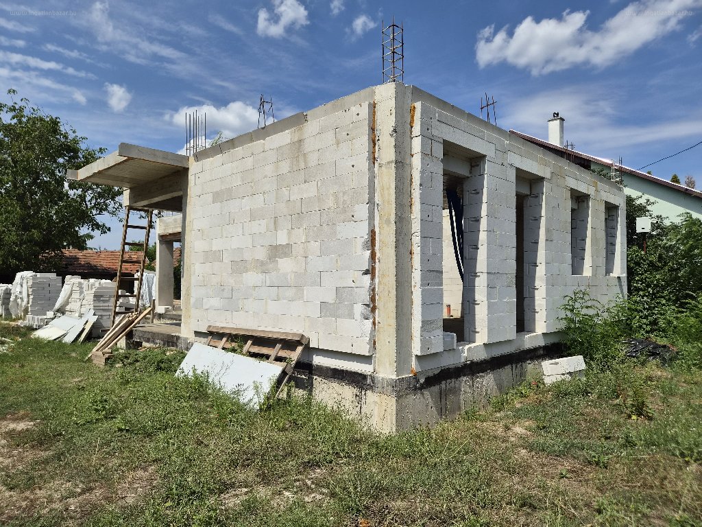 Ház · 5 hálószoba · 180 m² · 60.000.000 Ft